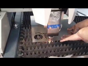 500W الألياف آلة القطع بالليزر للصفائح المعدنية - الفولاذ المقاوم للصدأ آلة القطع بالليزر