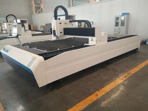 الصين آلات بيع الساخنة 400W 600W رخيصة الصفائح المعدنية التصنيع باستخدام الحاسب الآلي آلة القطع بالليزر السعر