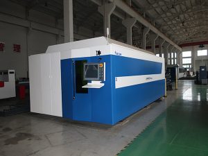 صناعة تستخدم على نطاق واسع الألياف آلة القطع بالليزر 750W / 1000W السعر