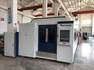 طاقة كبيرة 1000W ~ 4000W الألياف آلة القطع بالليزر لقطع الصفائح المعدنية على نحو سلس